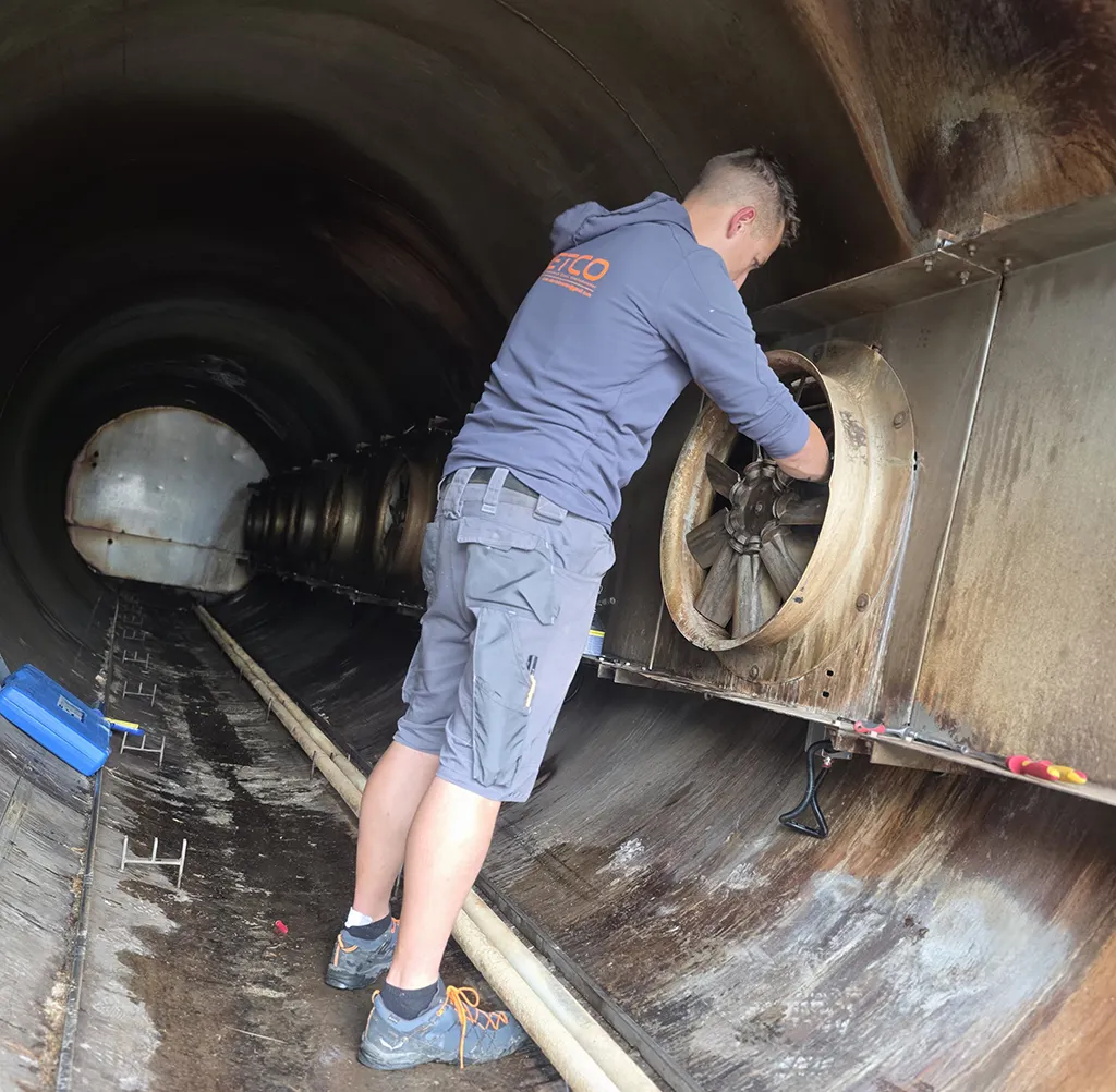 Industrieanlage instand halten